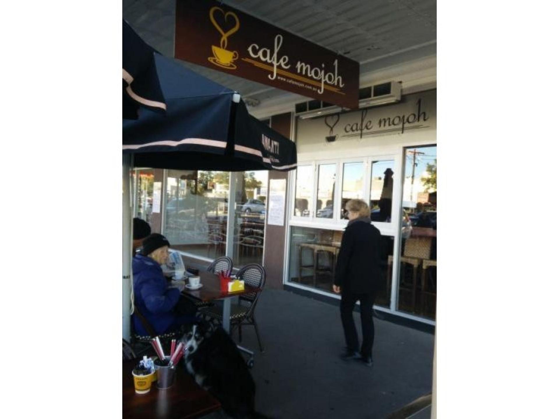 Cafe In The Heart 677338 3