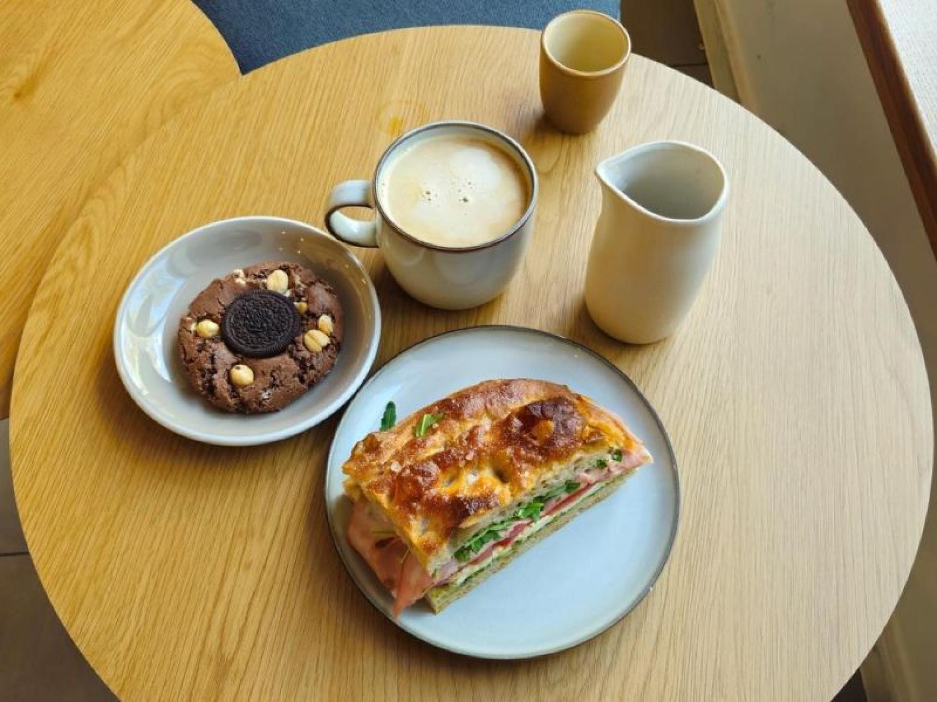 Established Local Cafe | 683081 1