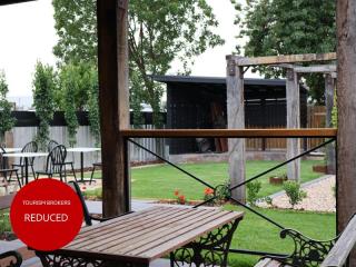REDUCED! A Brand New Refurbished Hotel In The Heart Of The Goldfields - 148HL
