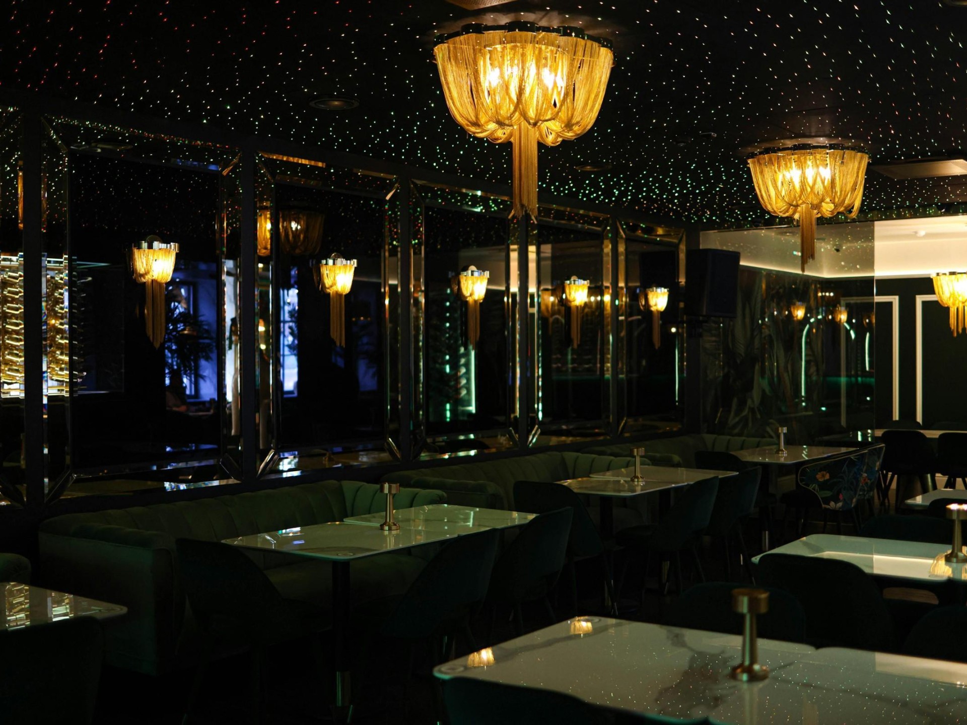 Bespoke Bar/club One Not 681728 1