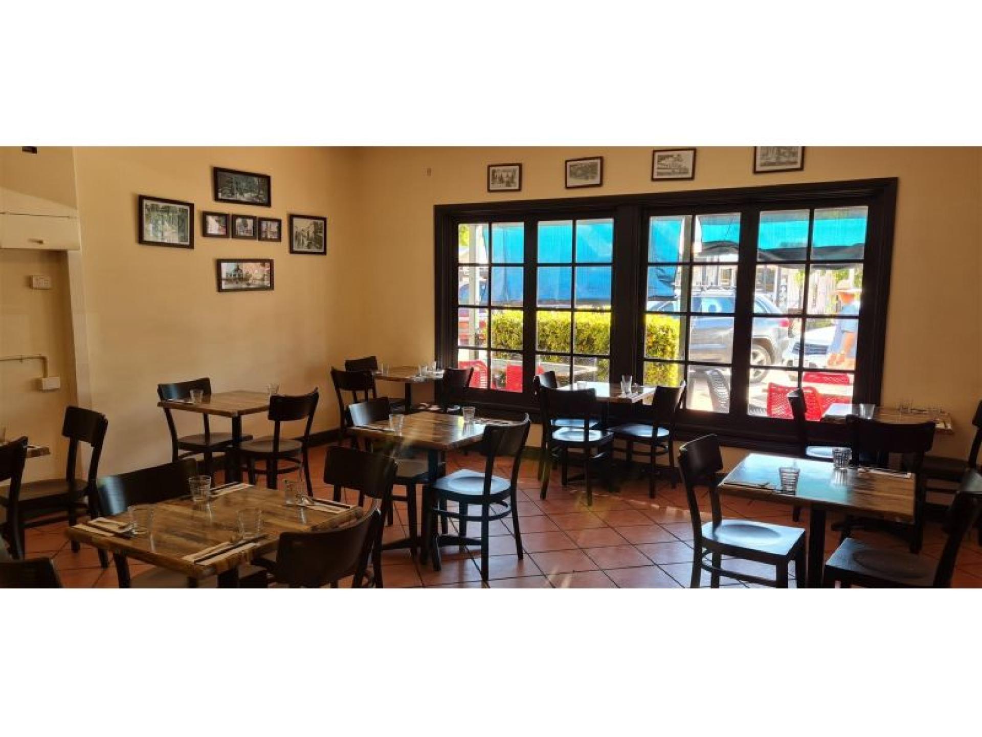 Busy Restaurant - Broome 665350 1