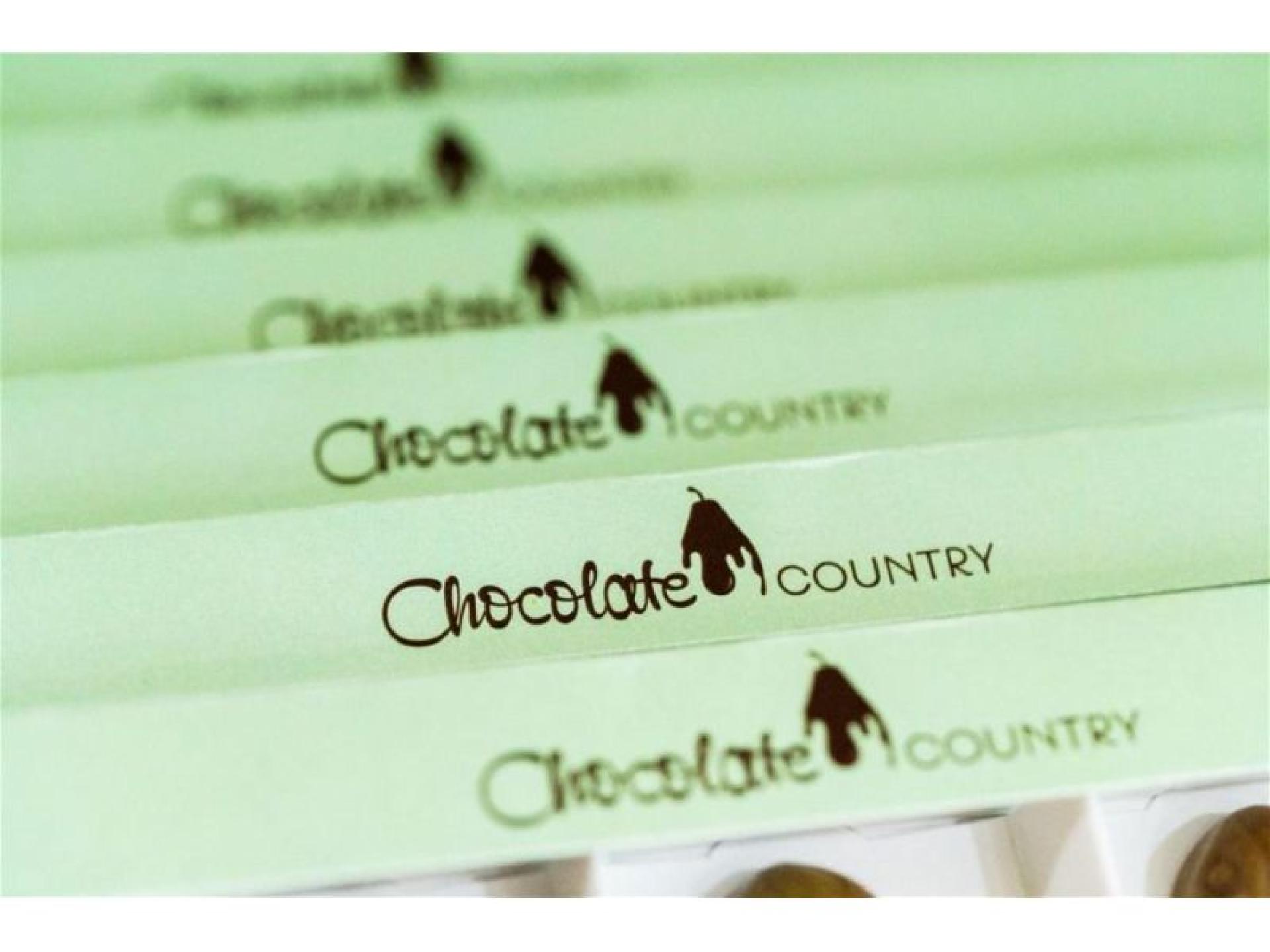 Iconic Artisan Chocolate Retail 672111 2