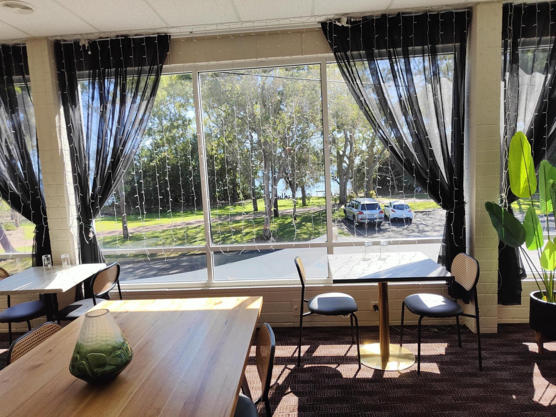 Hervey Bay's Top Fully 681939 2