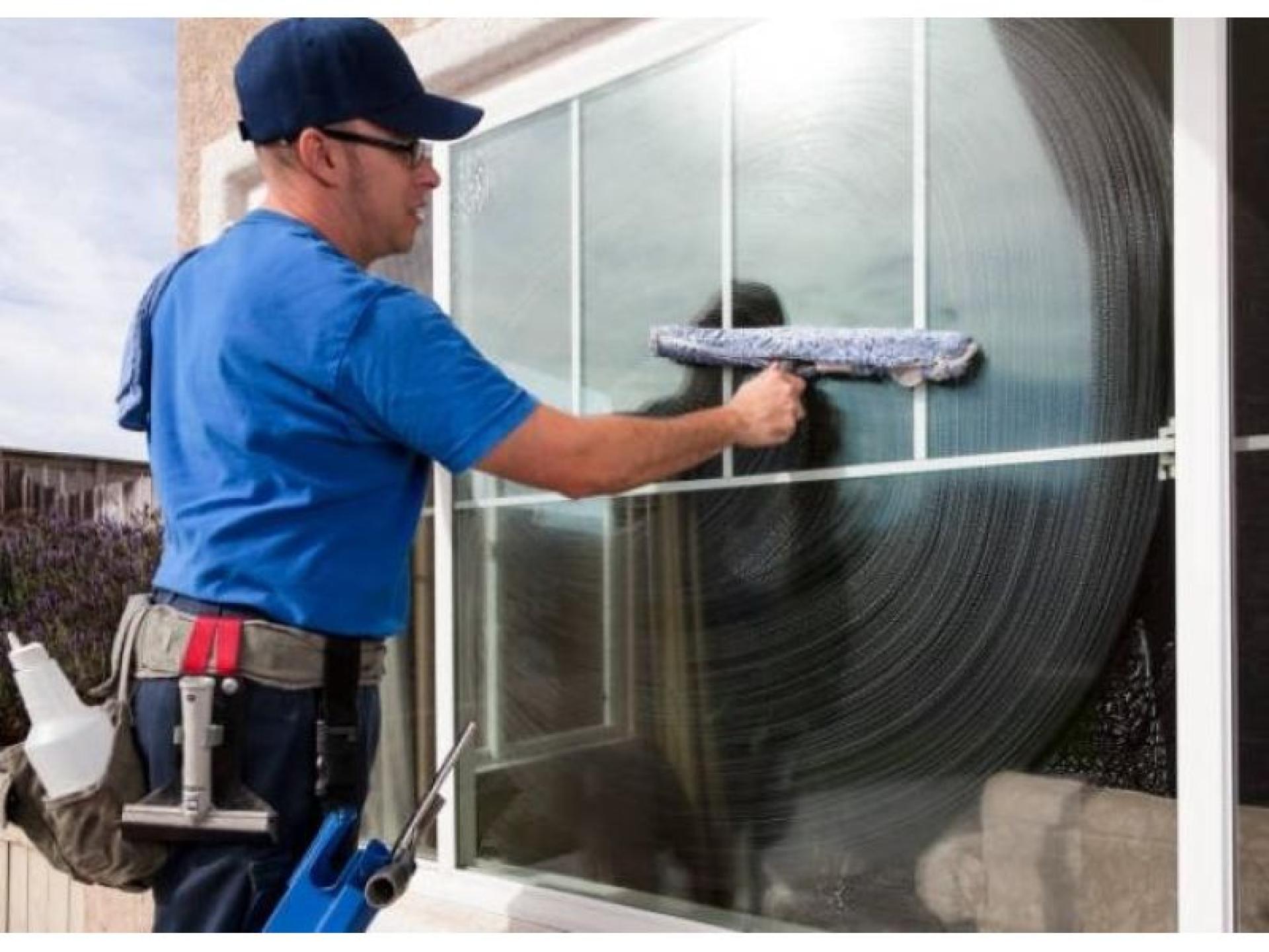 Gutter And Window Cleaning 681880 2