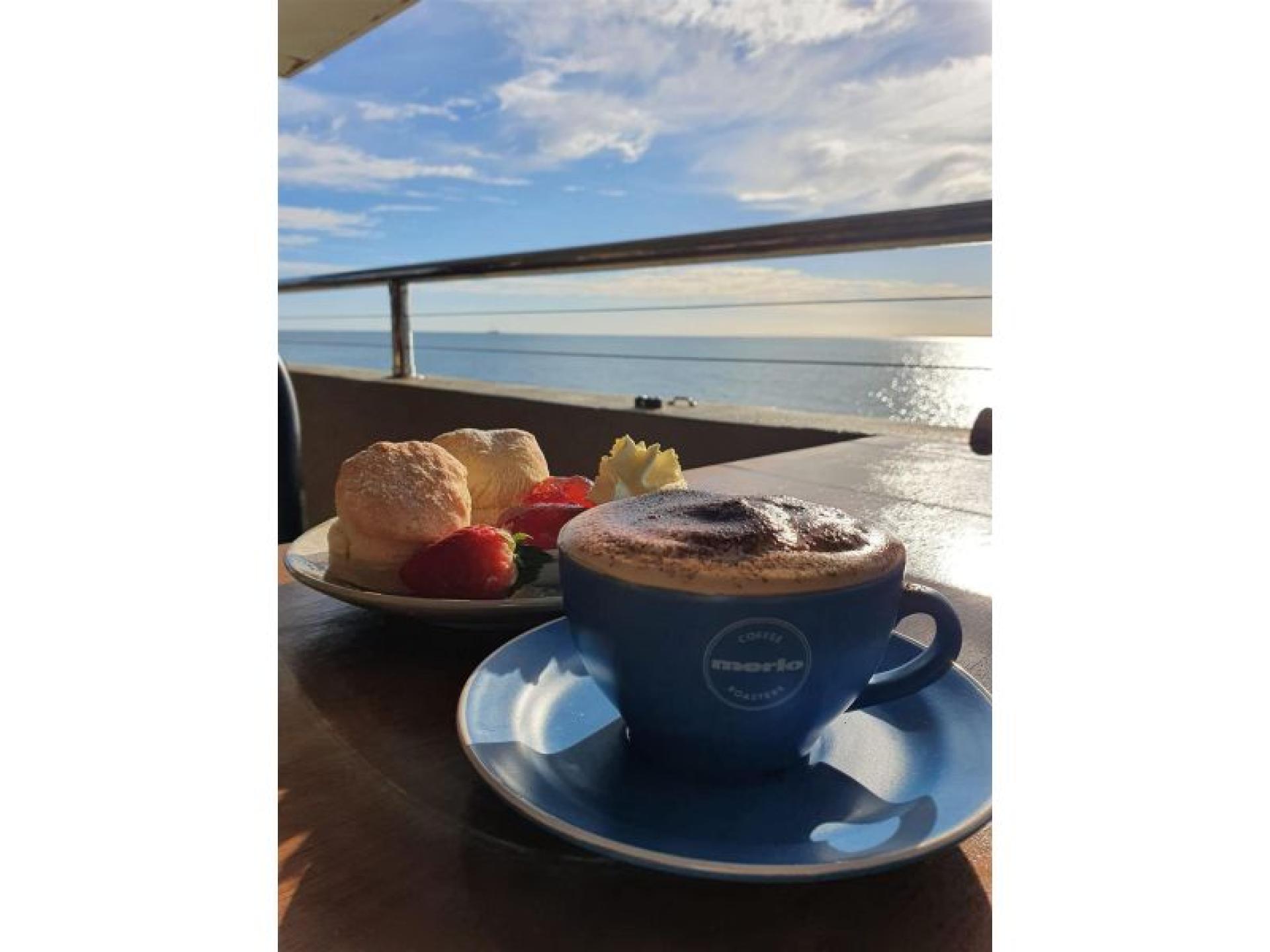 Iconic Tourist Destination - 669703 2