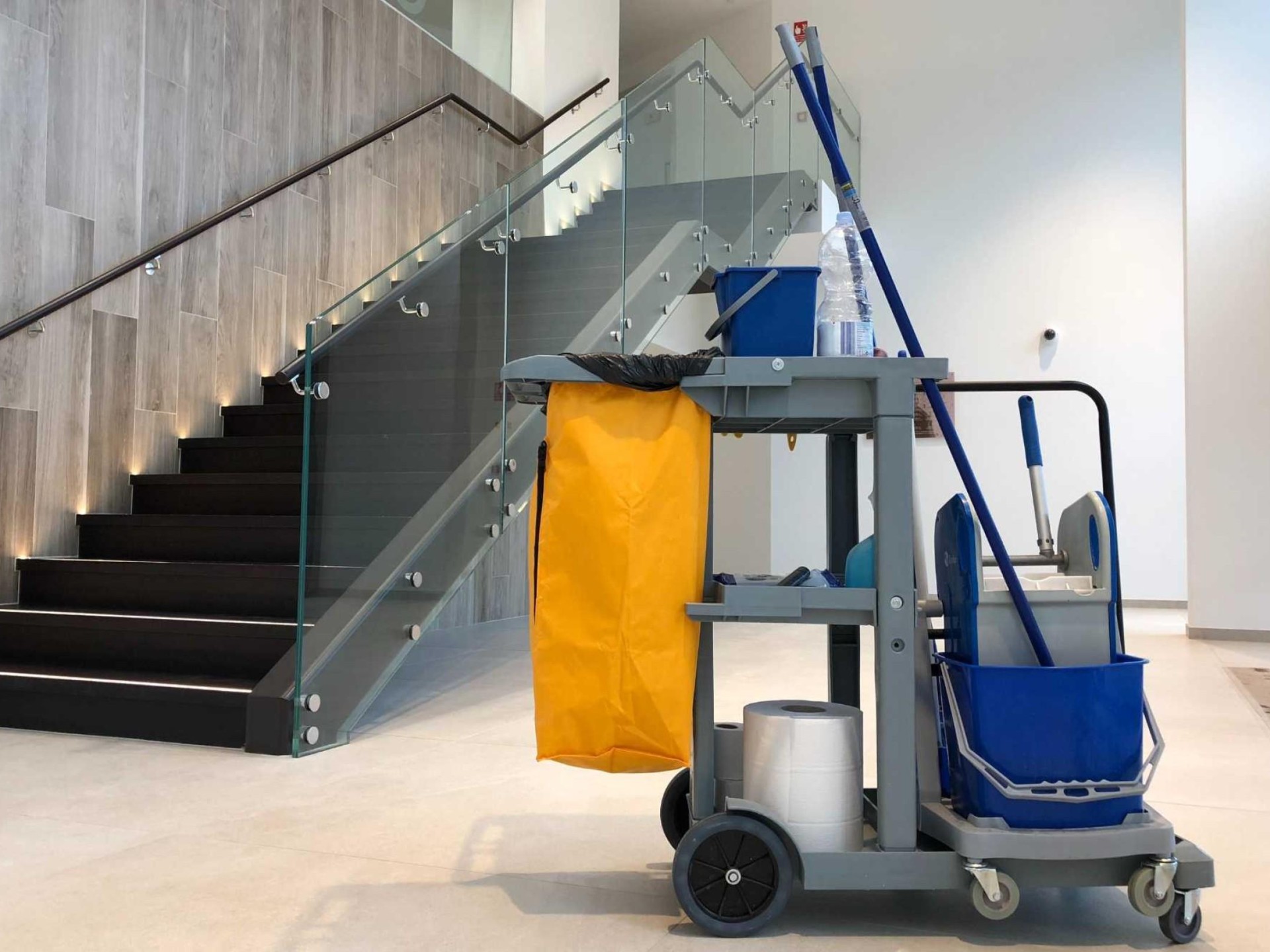 Est. 20 Years Gold 678368 1