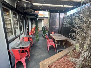 Pizza Licensed Ringwood - Woodfire and Conveyor - contact landlord