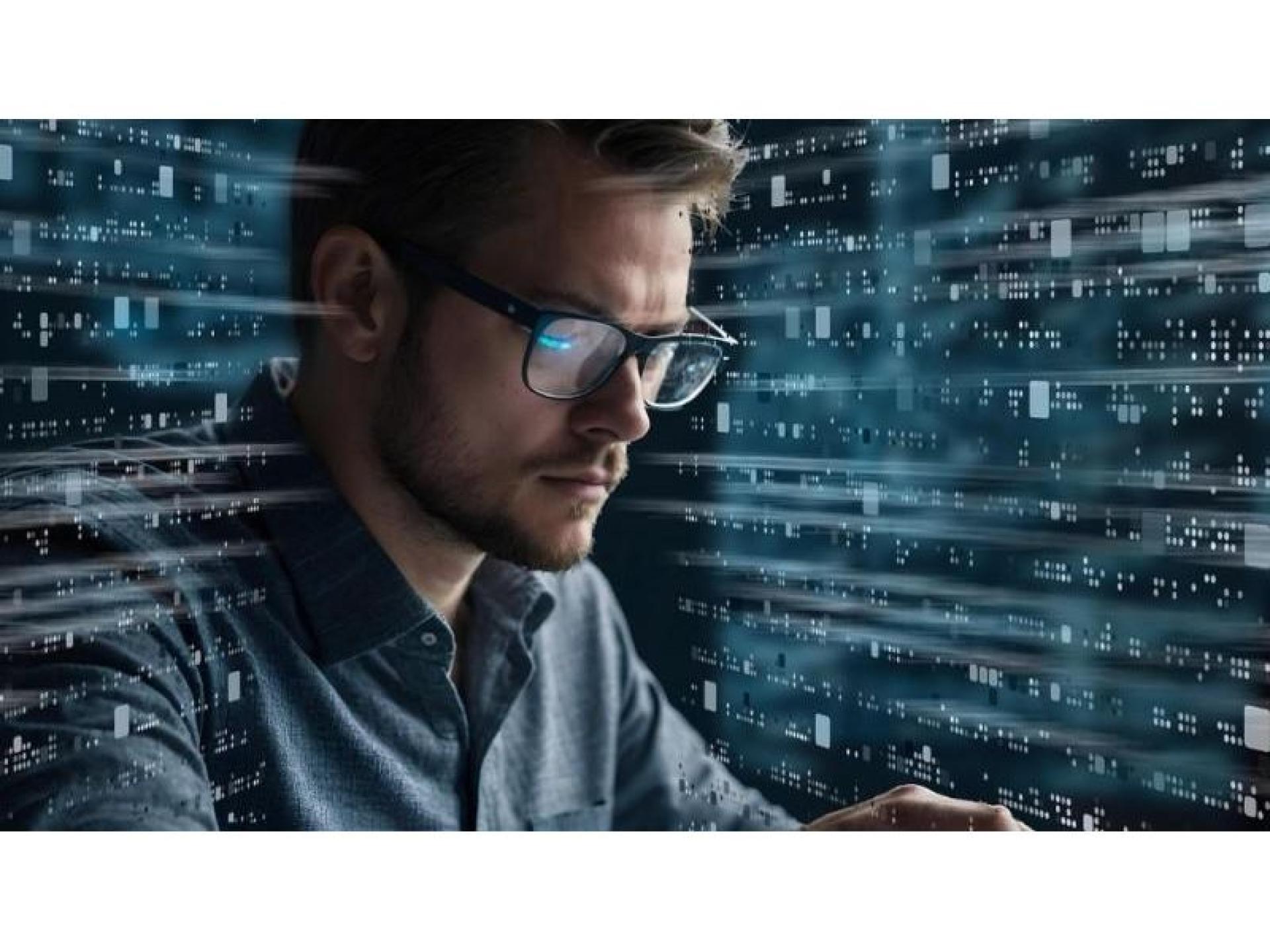 Custom It & Cloud 681171 1