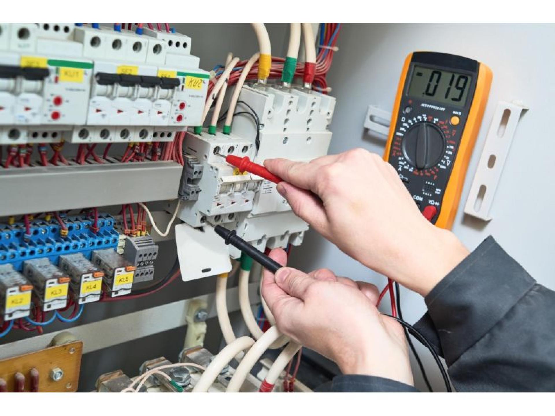 Illawarra Plumbing Electrical & 678891 3