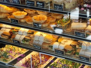 OUTSTANDING VALUE – INDUSTRIAL LUNCH BAR PRICED TO SELL …