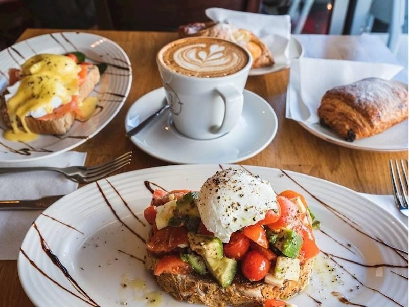 Thriving Beachside Cafe | 683476 2