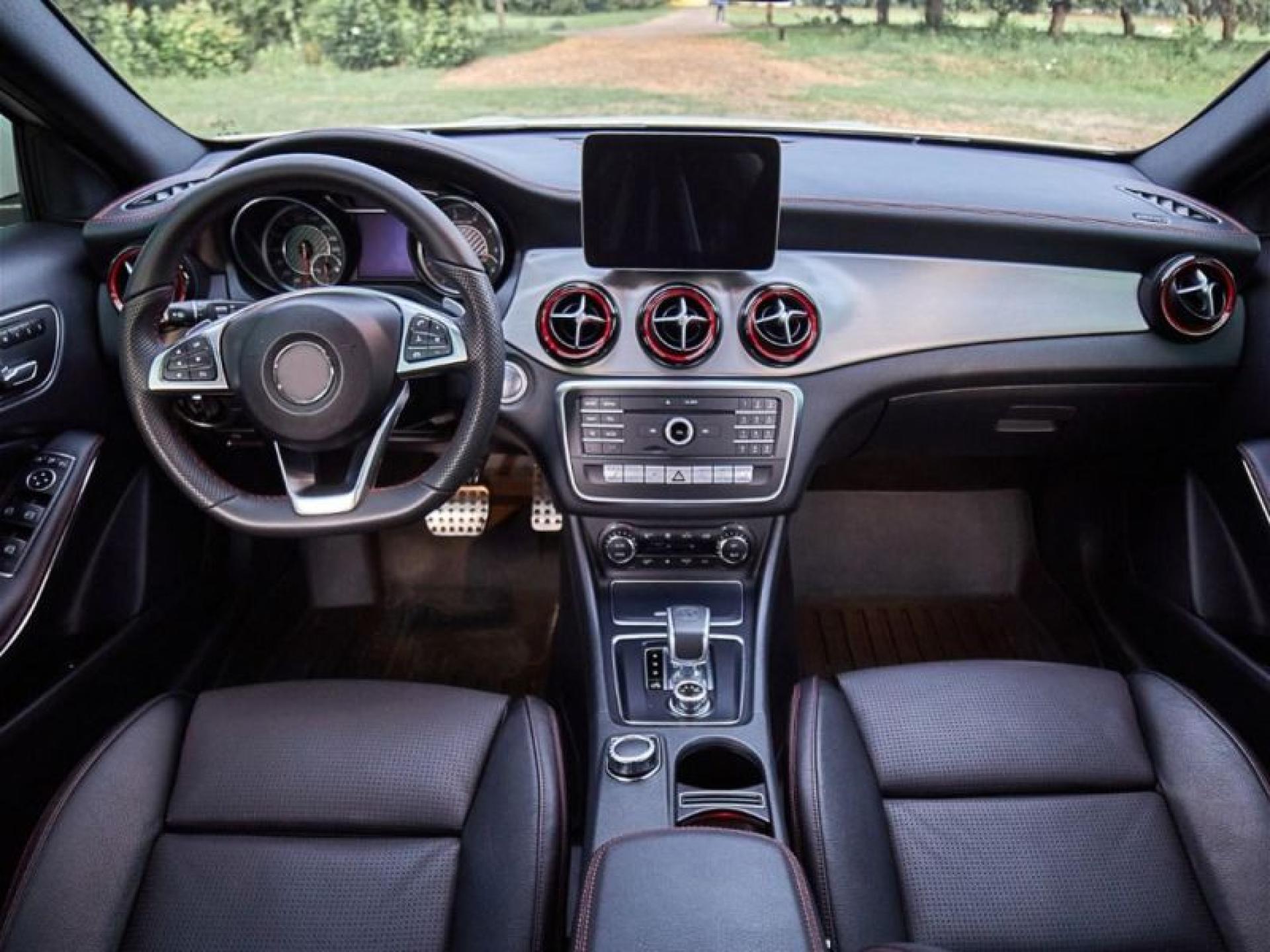 Leather Vinyl & Plastic 666462 1