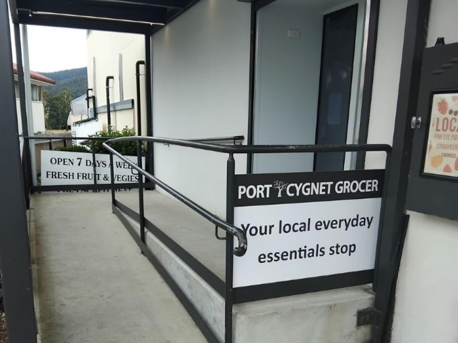 Freehold Port Cygnet Grocer 680031 2