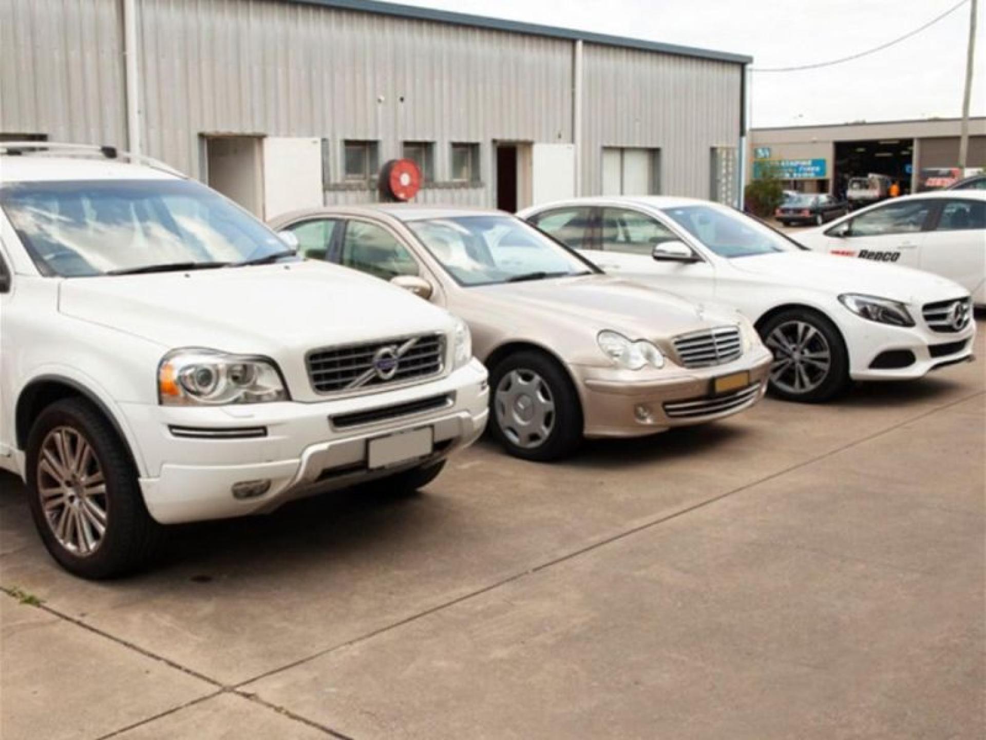 Specialist European Automotive Workshop 681073 1