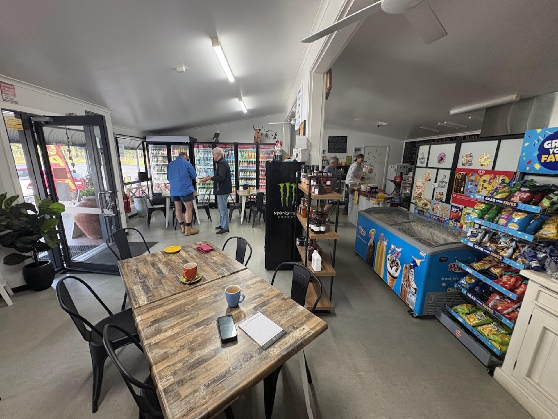 Freehold Takeaway & 3br 681280 3